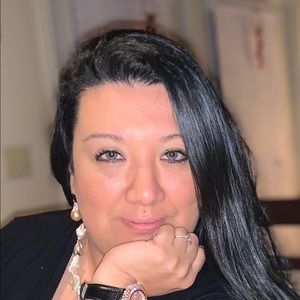 Meet your Posher, Angie